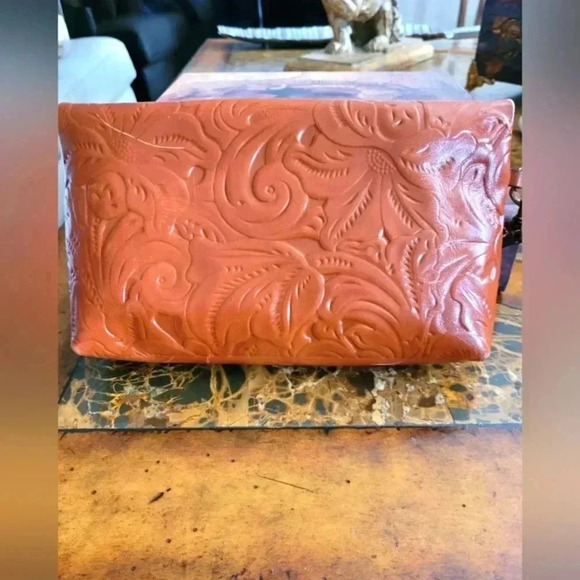 Patricia Nash Leather fold-over - Picture 3 of 12